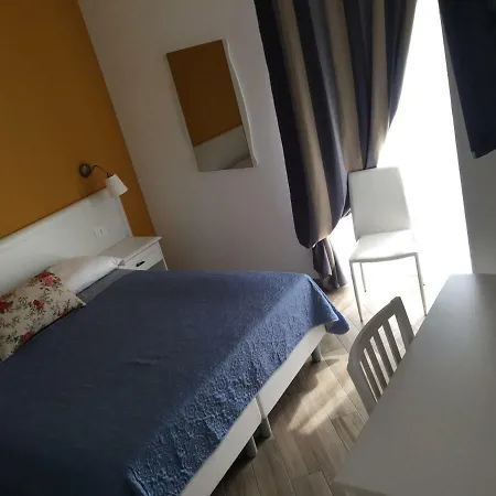 Alojamento de Acomodação e Pequeno-almoço Residenza Murat 4*