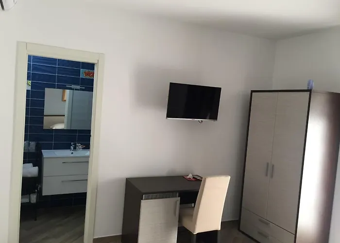 Bed & Breakfast Residenza Murat 4*